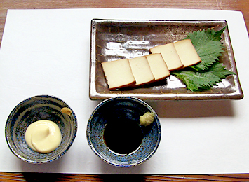 スモークチーズのような風味。醤油やマヨネーズをつけておつまみに。