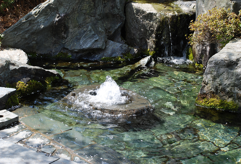 「うちぬき」 市内で伏流水が湧き出ています