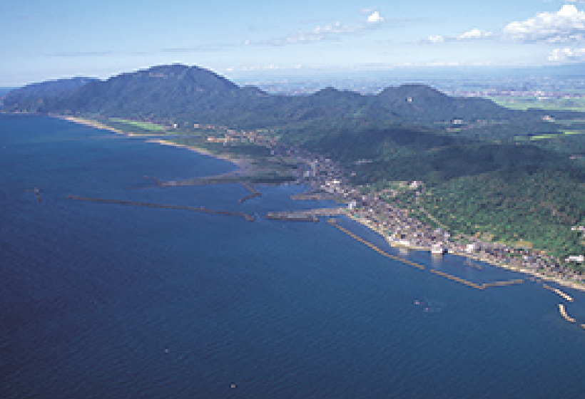 青く広がる日本海